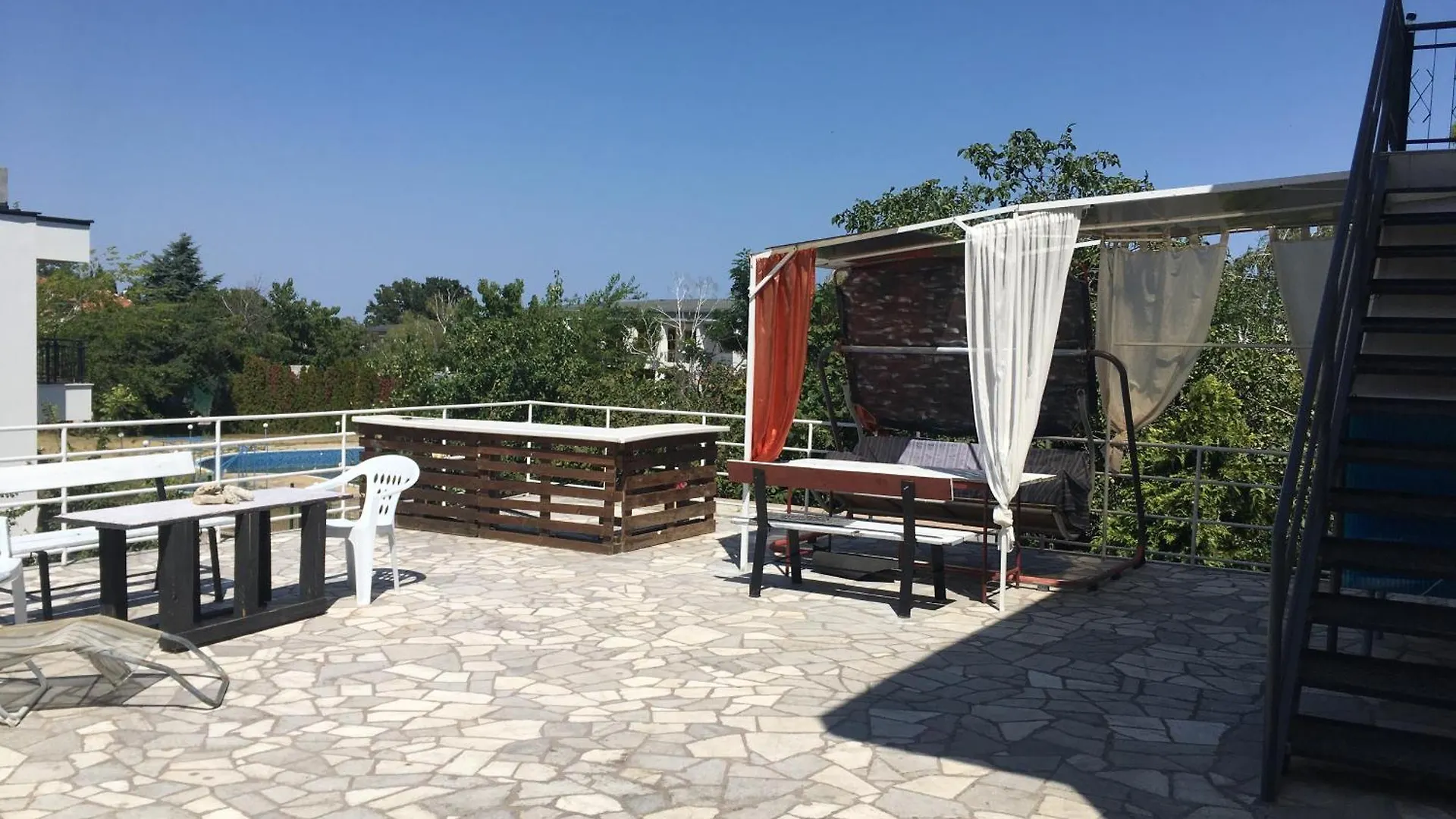 Kontakt z Surf House Villa Rose I Po3A L